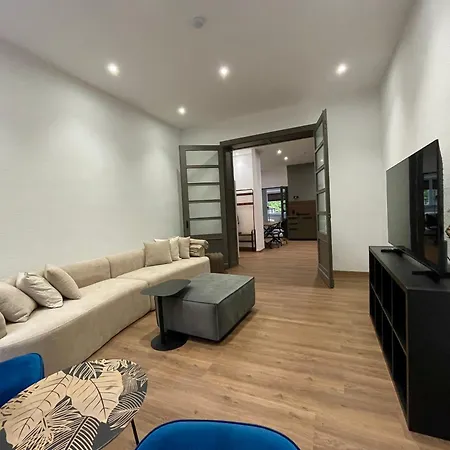 Newly Renovated, Central, Quick Access To Duesseldorf And Cologne