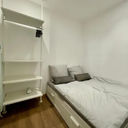 Newly Renovated, Central, Quick Access To Duesseldorf And Cologne