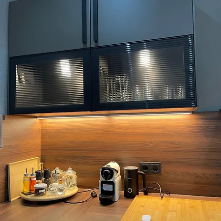 Newly Renovated, Central, Quick Access To Duesseldorf And Cologne Appartement