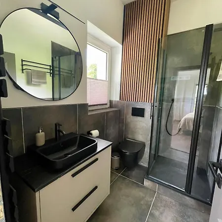 Newly Renovated, Central, Quick Access To Duesseldorf And Cologne Appartement Wuppertal